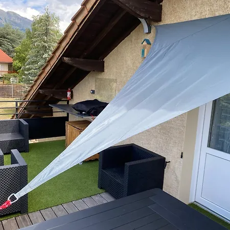 Location T4 Entre & Montagne Apartment Montgardin